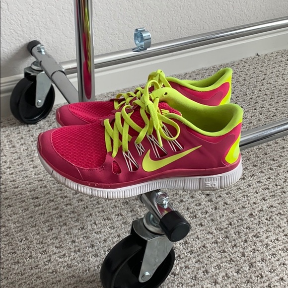 Nike Running Shoes - Picture 1 of 4